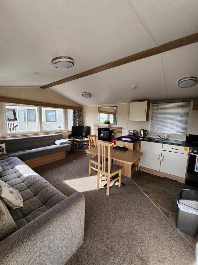 Lakeside Cotswold Holiday Home Cirencester Bagian luar foto