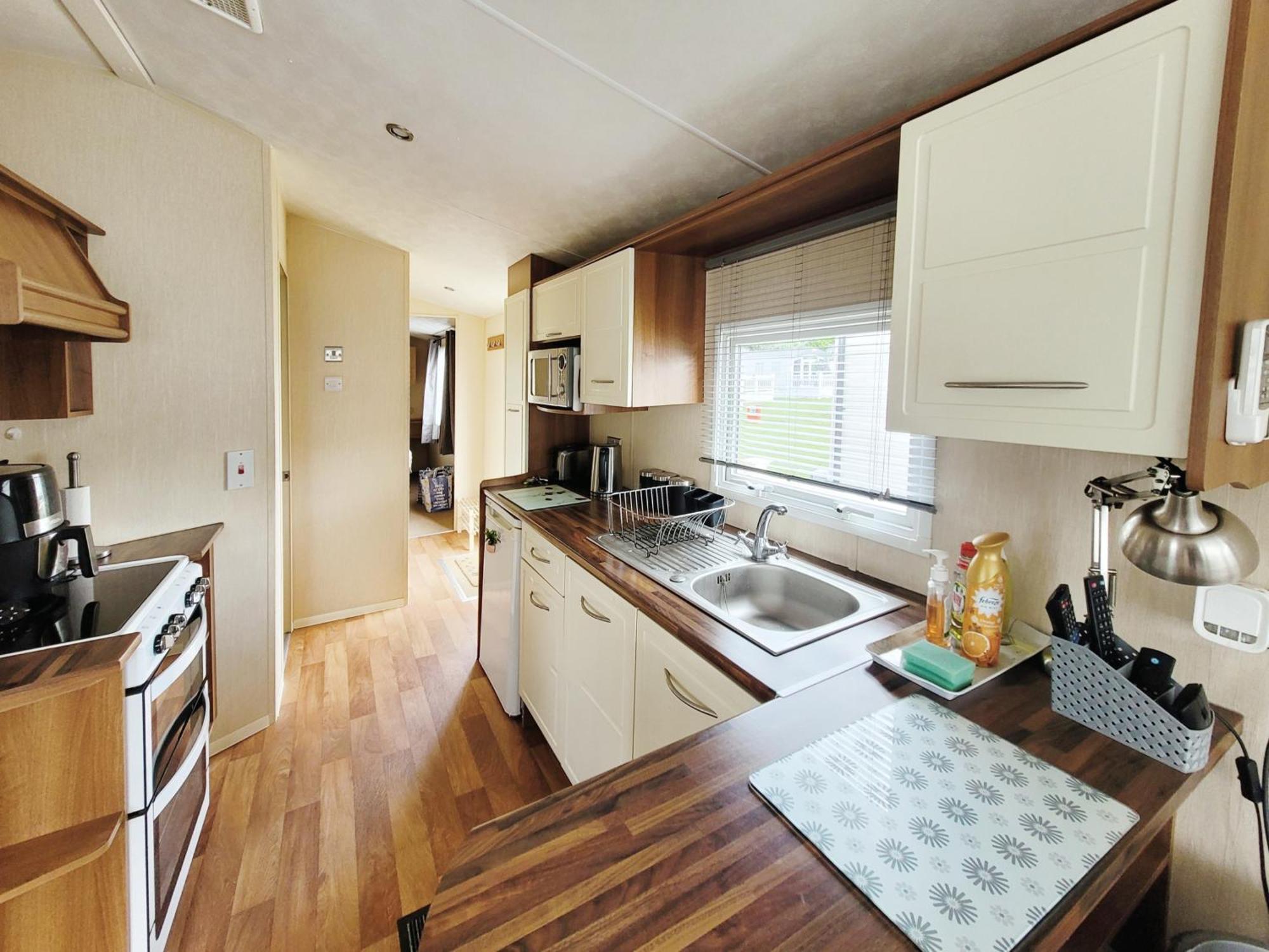 Lakeside Cotswold Holiday Home Cirencester Bagian luar foto