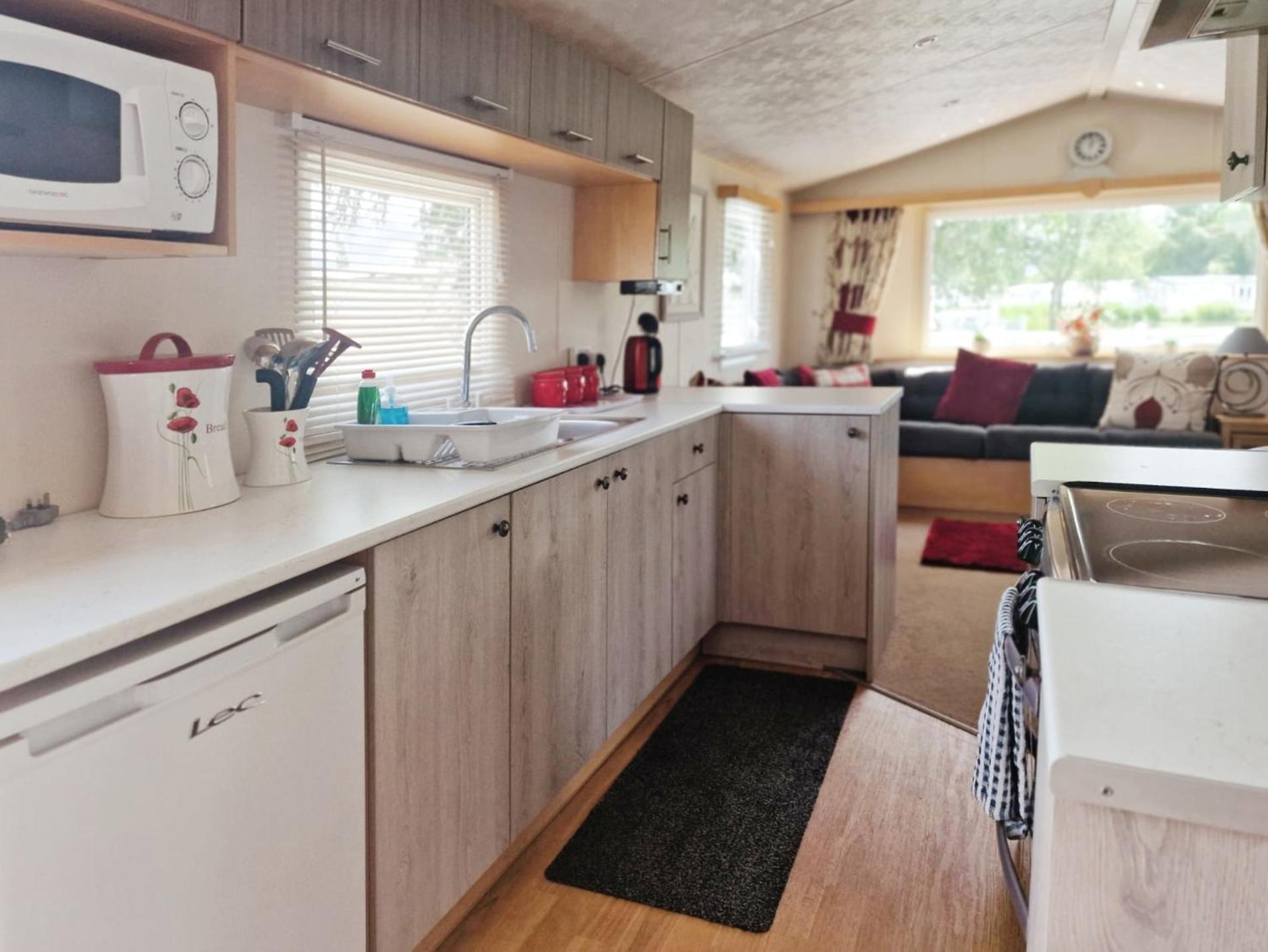 Lakeside Cotswold Holiday Home Cirencester Bagian luar foto