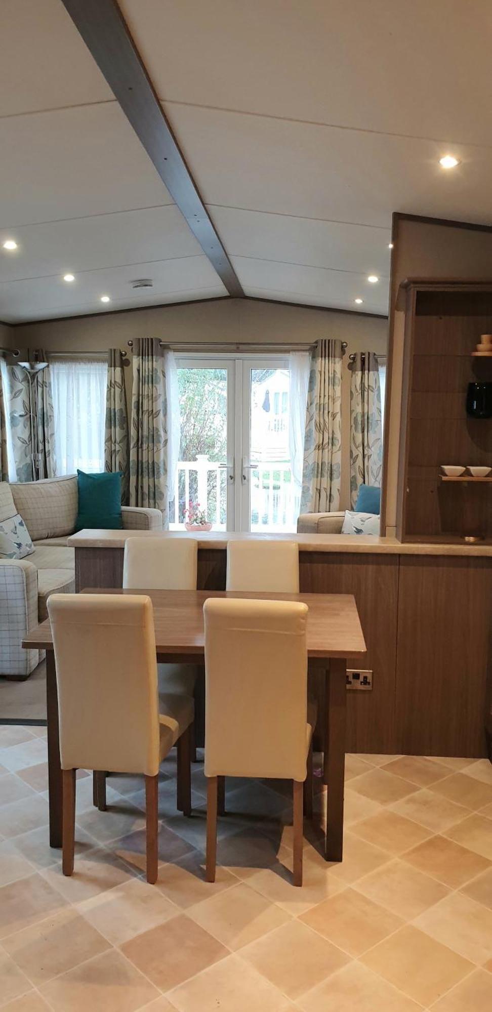 Lakeside Cotswold Holiday Home Cirencester Ruang foto
