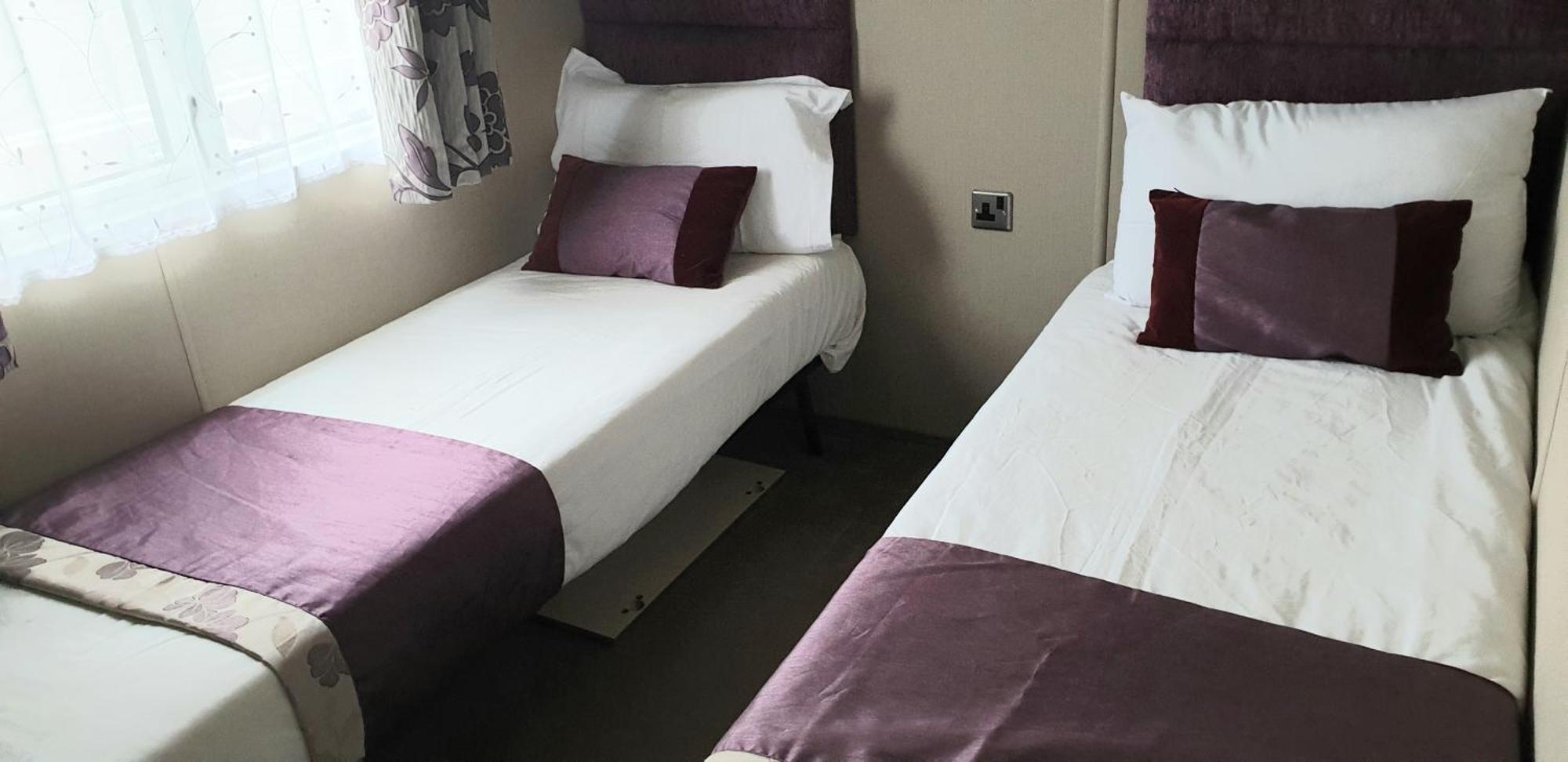 Lakeside Cotswold Holiday Home Cirencester Ruang foto