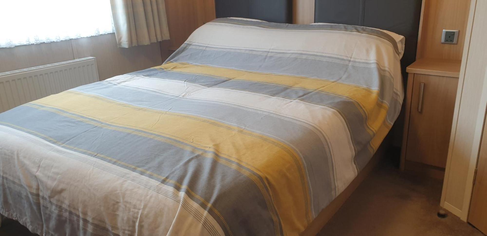 Lakeside Cotswold Holiday Home Cirencester Ruang foto